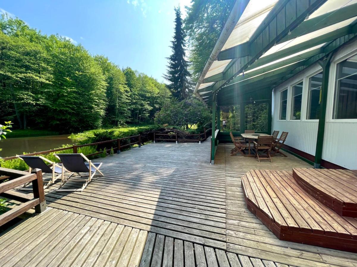 Domek W Glebi Lasu Nad Stawem Wierszyno Exterior foto